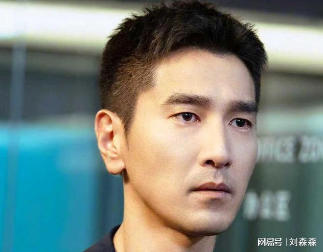 人“集体沉默”！《浪姐》艺人全覆没！冰球突破豪华版众星转发爱国动态台艺(图3)