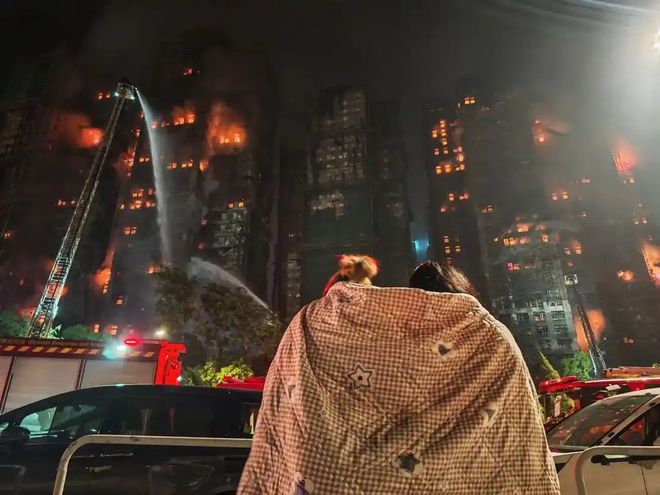 58伤工程公司3名负责人涉“误杀”被捕冰球突破豪华版香港大埔火灾已致44死(图7)