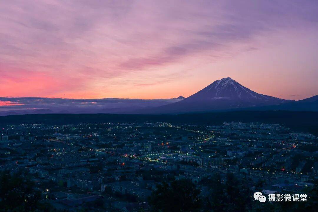 岛棕熊捕鱼、白令海峡寻拍鲸鱼及自然风光专业摄影团冰球突破网站【远东探险丨勘察加】7月野性堪察加半(图2)